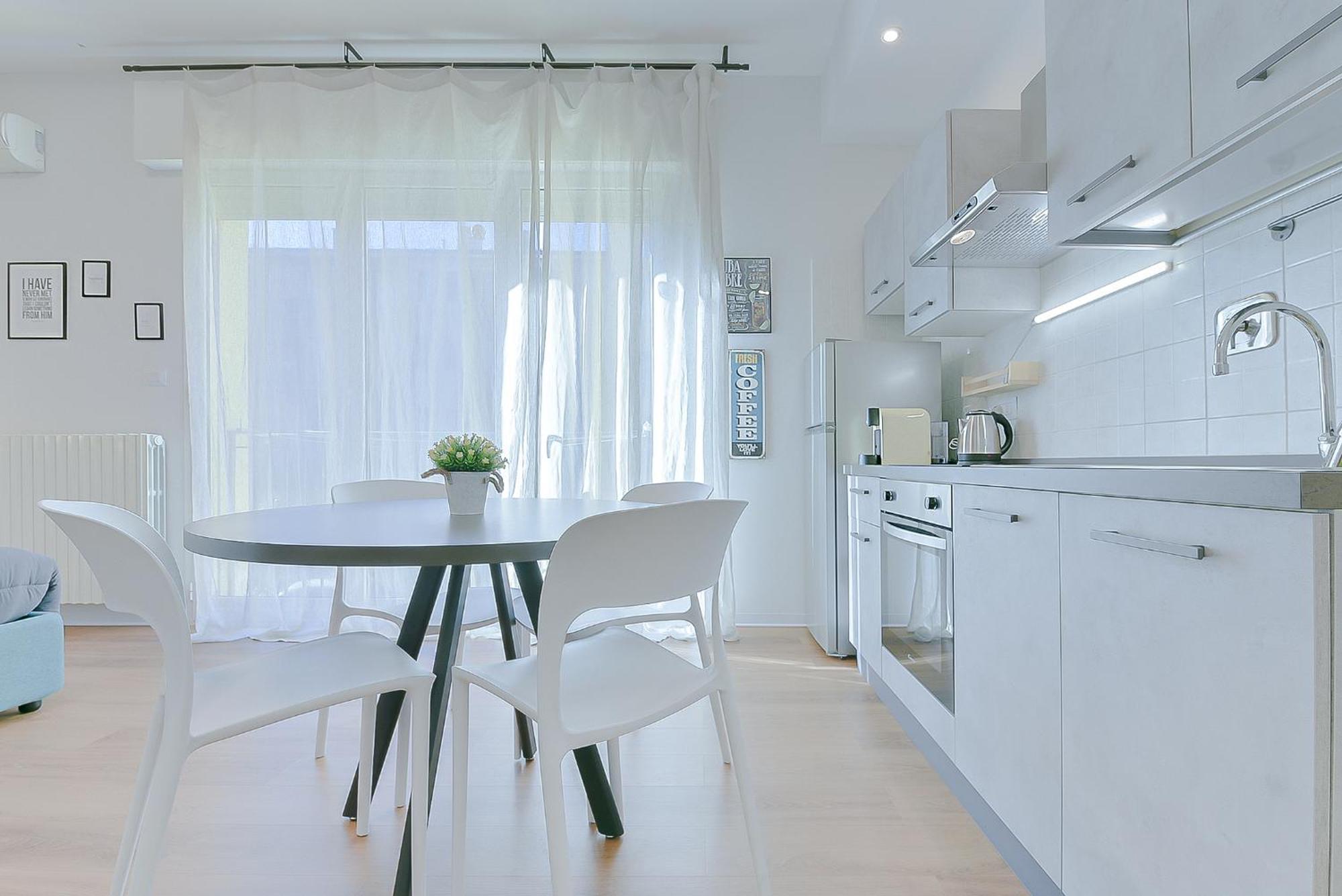 Taron House - Bologna Center Station & Fiera Apartment Bagian luar foto